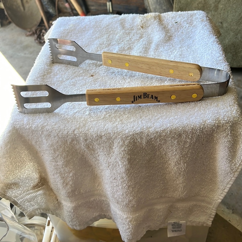 BBQ tongs